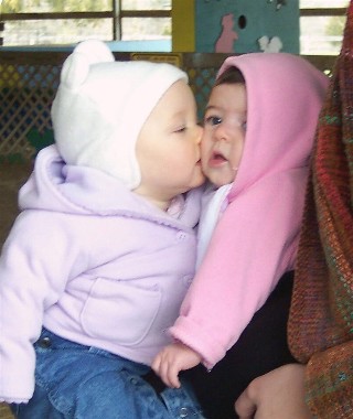 kissinglily.jpg